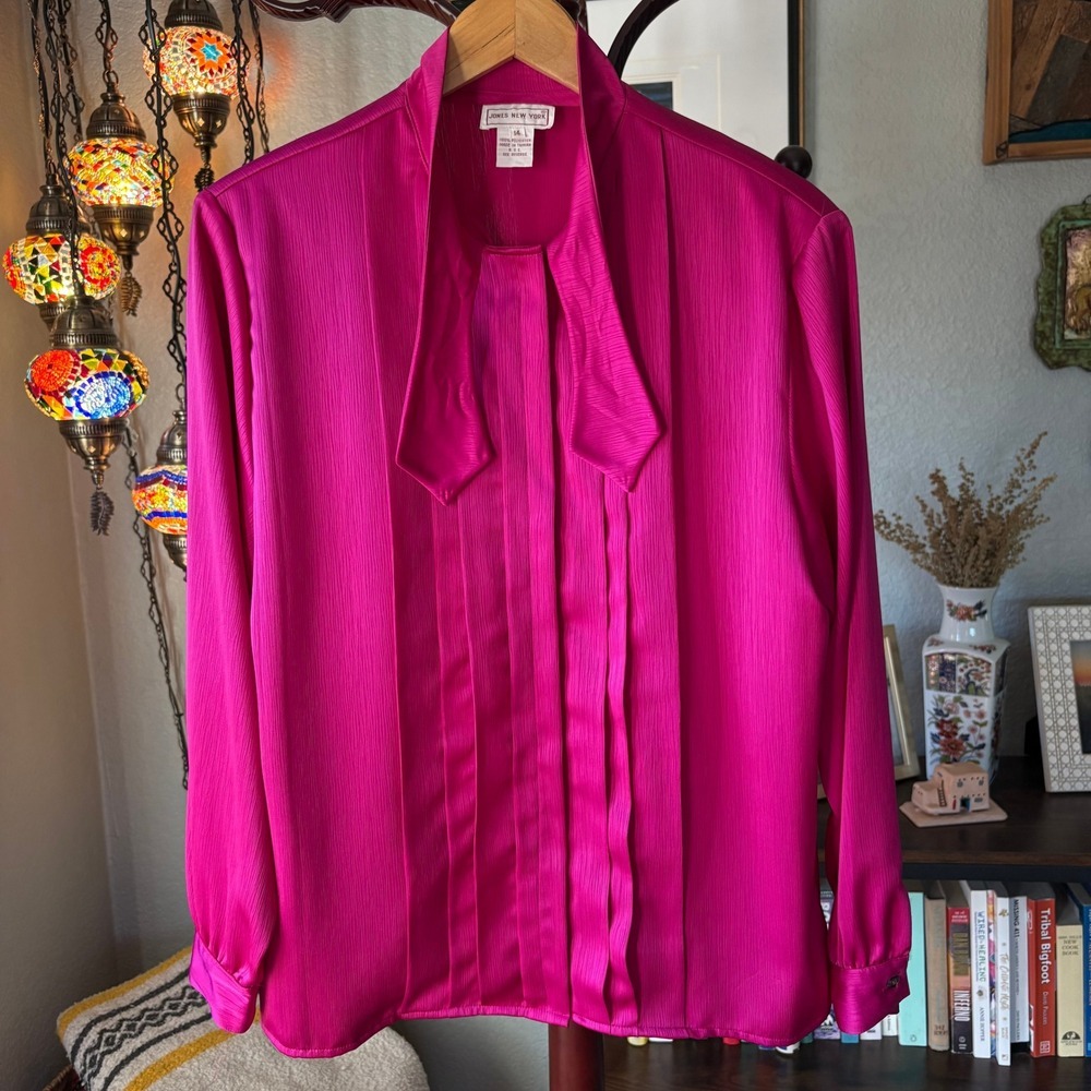 Vintage Jones New York Blouse Fuchsia Pleated Front Tie Neck Made in Taiwan